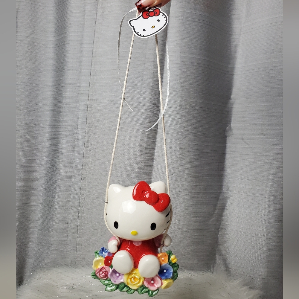 HELLO KITTY Floral Ceramic Garden Swinger
